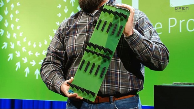 Group Hug bietet zehn SOCs Platz.